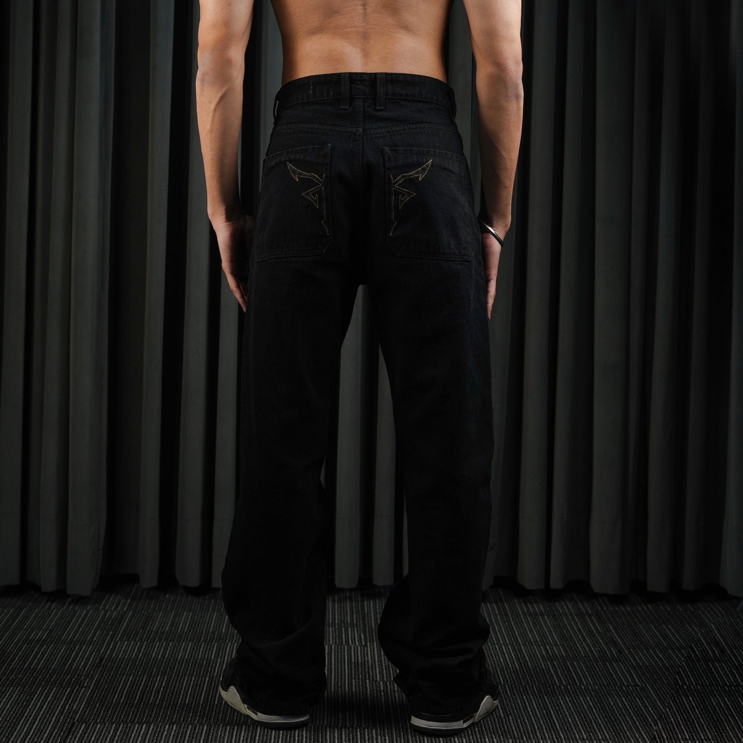 BLACK VIOLA STRAIGHT DENIM